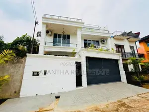 (AFA20) Super Luxury House For Sale in Palawatta Akuregoda lake road.
