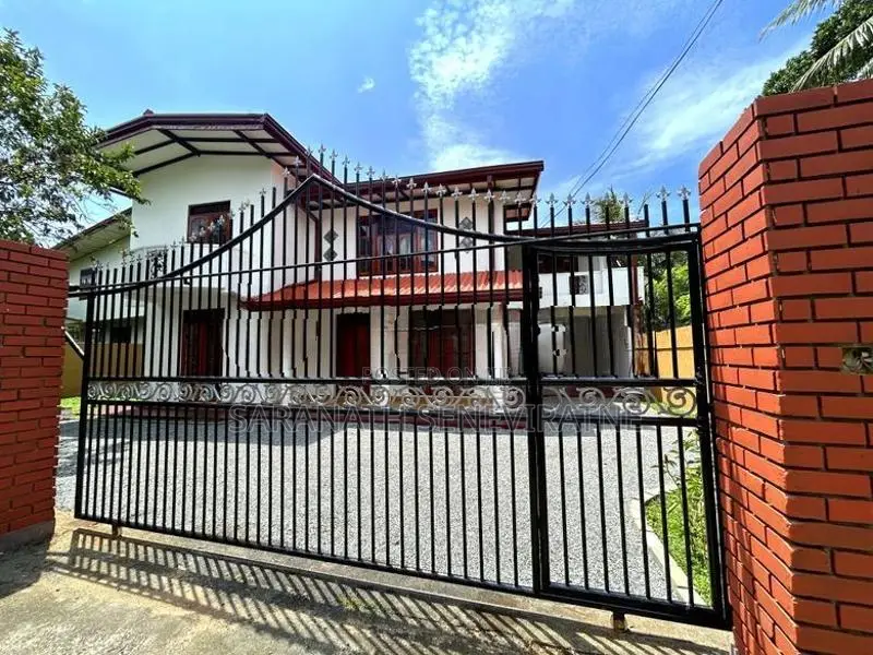 2 Storied House in Dalugama Kelaniya - 800 meters to University