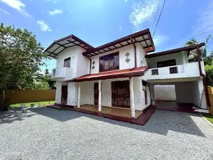 2 Storied House in Dalugama Kelaniya - 800 meters to University