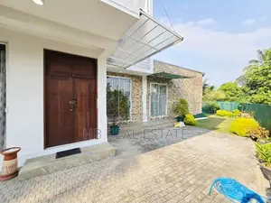 Almost Brand New Modern House Pannipitiya