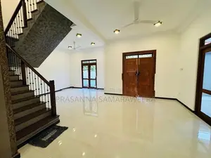සුවිසල් අති සුඛෝපභෝගී අලංකාර නවීනතම නිවස විකිණීමට Piliyandala