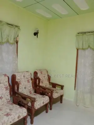 Minuwangoda : 3BR (60 perches) House for Sale at Ellangala