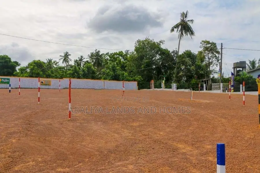 Lands For Sale In Kesbewa - Kindelpitiya