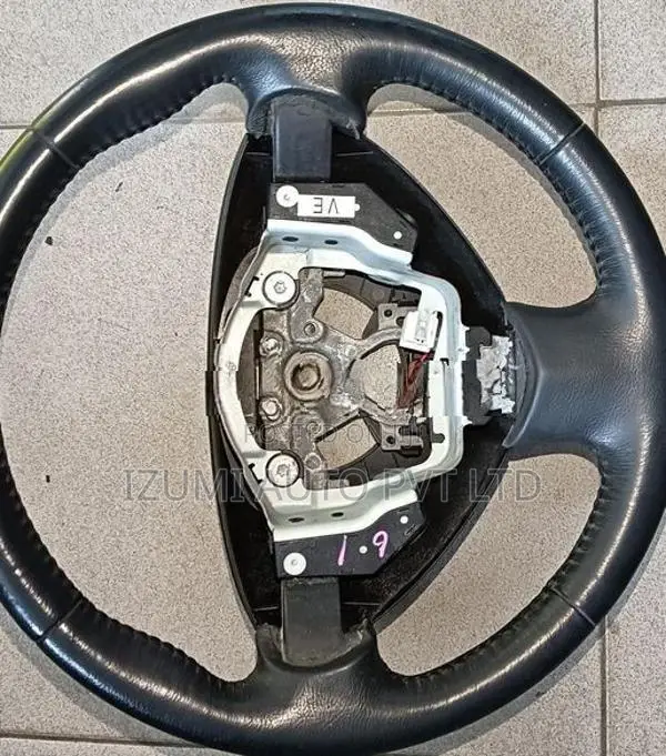 Nissan Leaf steering weel