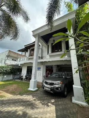 House with Main Road Access for Sale – Battaramulla
