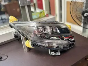 TOYOTA VOXY ZRR80 HEAD LAMP
