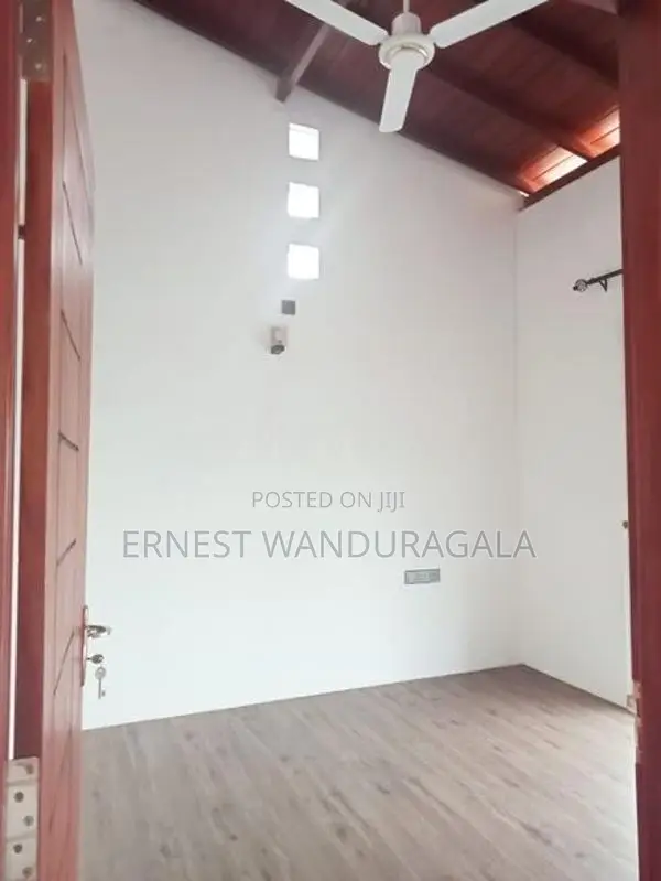 Show room space for rent in koswatta. Hr-110