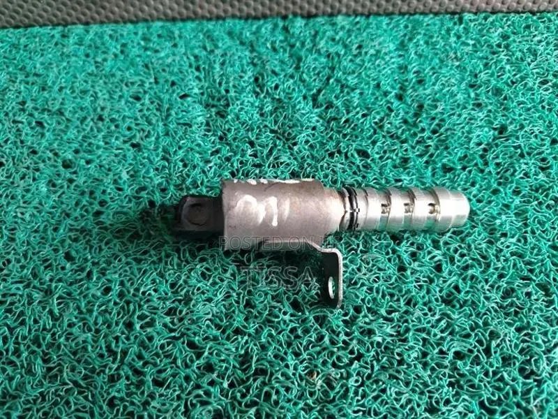 Nissan Bluebird G11 VVT Valve