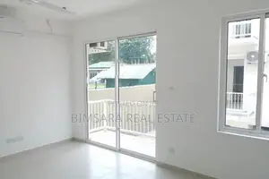 Modern 4-BR Triplex Apartment – Urban Gateway, Kottawa | SA01568