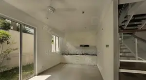 Modern 4-BR Triplex Apartment – Urban Gateway, Kottawa | SA01568