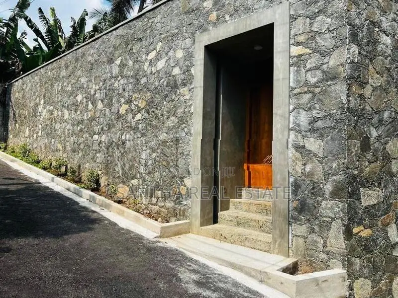 (AF678) 17 P Land with Brand New Luxury House Sale At Nugegoda