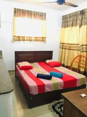 8 Bedrooms Villa House For Rent - Pelawatta