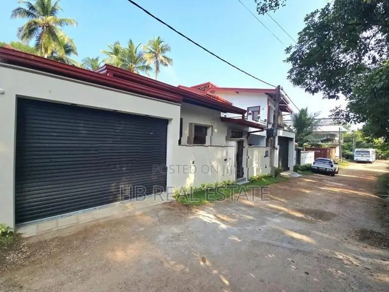 Smaller Than Modern Designed House For Sale Diyagama