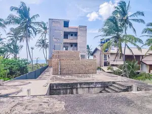 තට්ටු 4ක හොටෙල් එකක් සුපිරිම තැනකින්