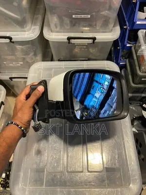 Genuine Discovery 4 2013 driver side mirror complete - White