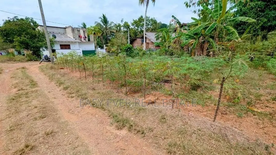Land for Sale in Kadawatha