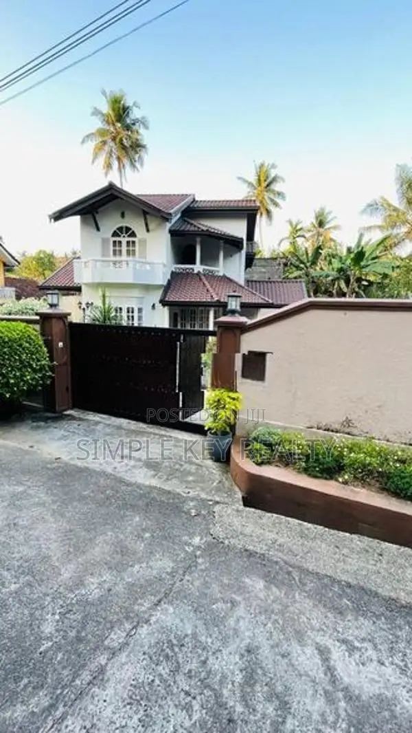 Beutiful two store house for sale in kadawatha