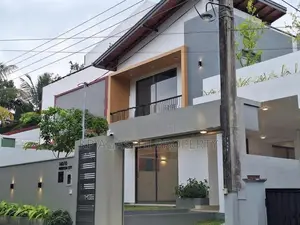piliyandala luxury house for sale