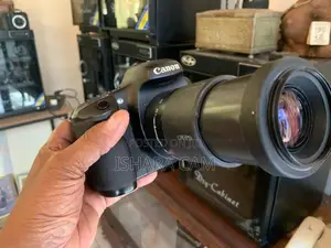 Canon 7D DSLR Body with Lens