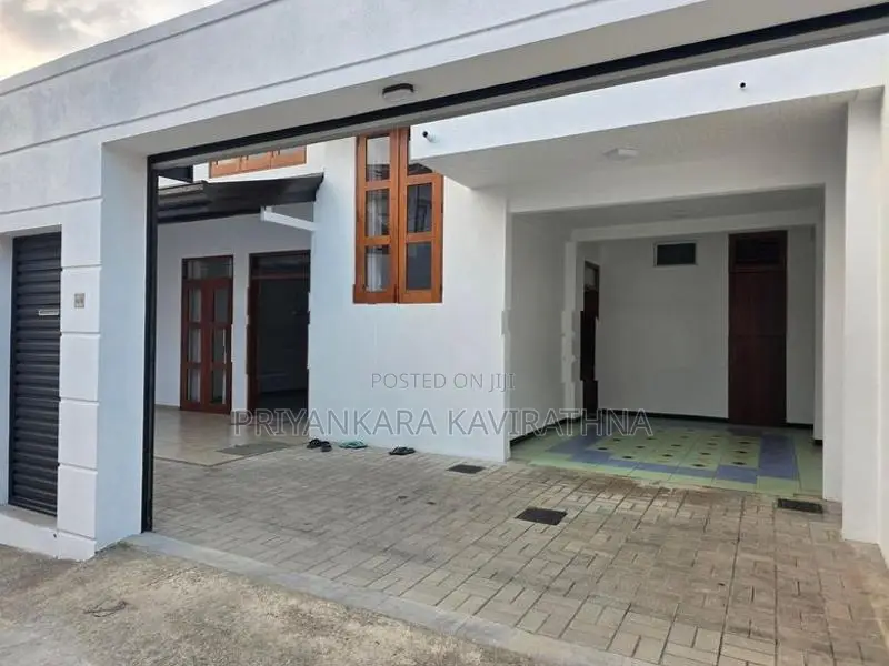 බෝකුන්දර පිහිටි අංගසම්පූර්ණ දෙමහල් නිවස විකිනීමට