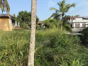 මාලබෙි තලාහෙන පරාක්‍රම මාවතේ ඉඩමක් විකිනිමට .