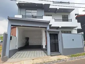 Luxury Property for Sale in Piliyandala