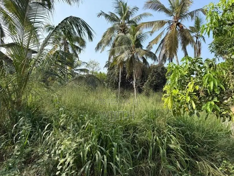 මාලබෙි තලාහෙන පරාක්‍රම මාවතේ ඉඩමක් විකිනිමට .