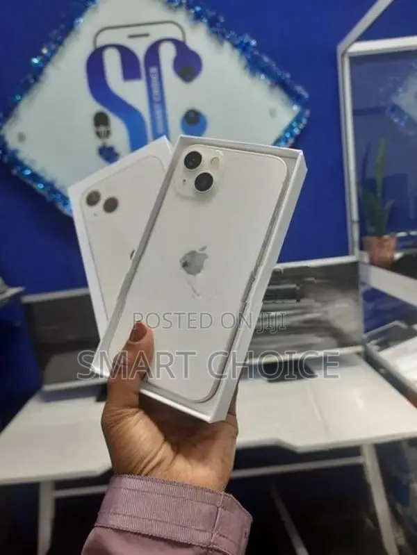 Apple iPhone 13 (Used)