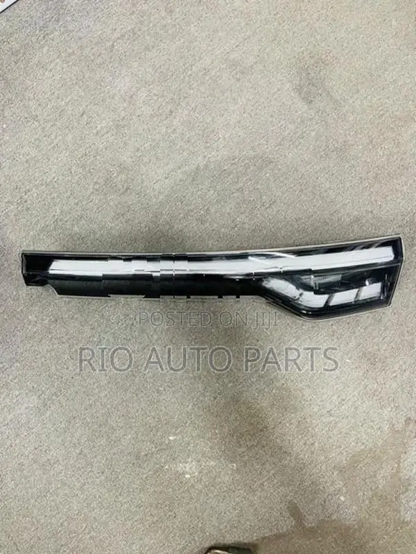 Honda Vezel Boot Light Smoked Right