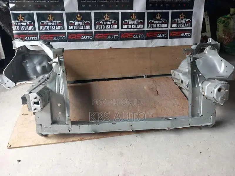 Toyota Prius NHW 20 Nose Cut Panel