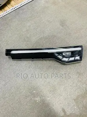 Honda Vezel Boot Light Smoked Right