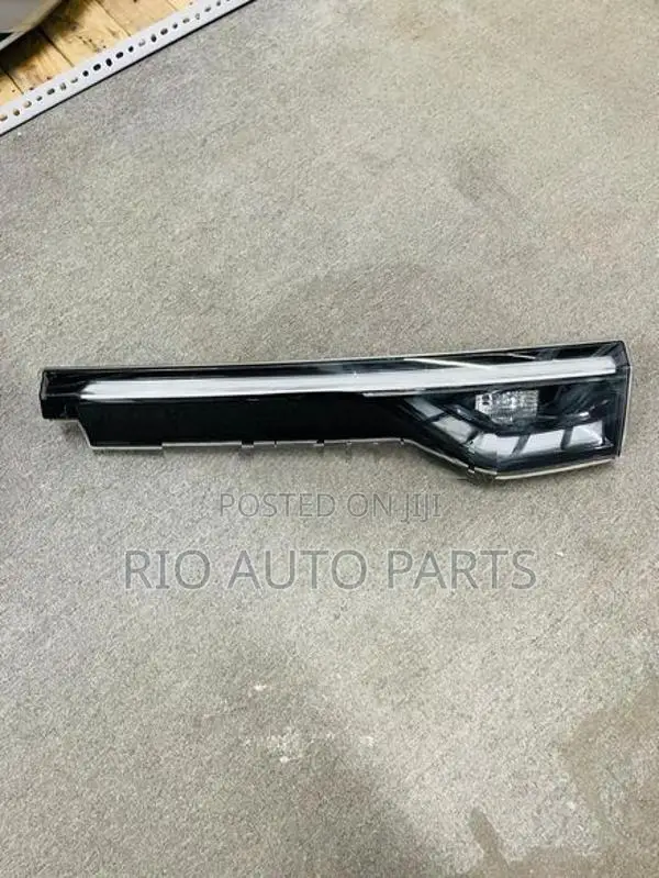 Honda Vezel Boot Light Smoked Right