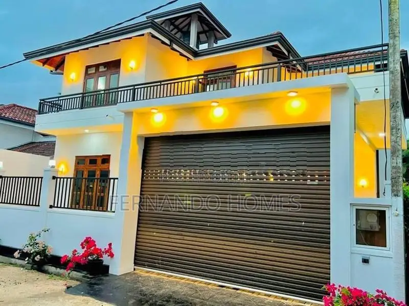Nice New Brand Upstairs 4 Bed Rooms House For Sale in Negombo