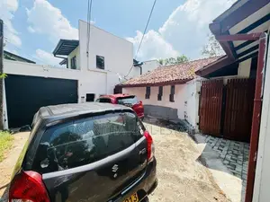 (AF702) Two storied house for sale at Raththanapitiya