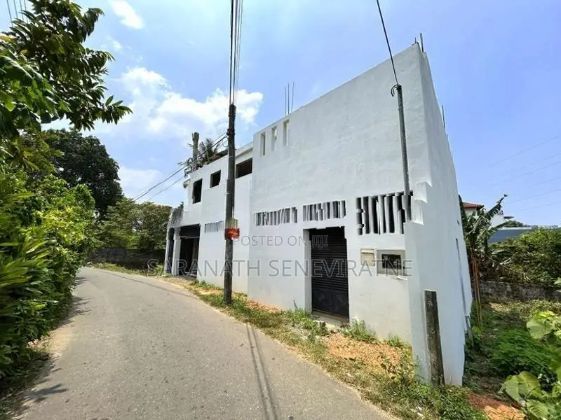 Partially Completed House for Sale at Thalawathugoda Hokandara