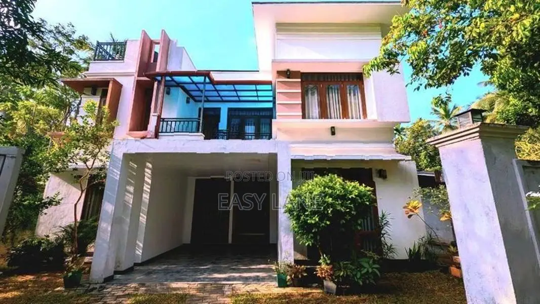 Box type house for sale in Aththanagalla