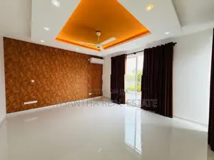 (AF729) Super Luxury House For Sale in Palawatta Akuregoda lake road.