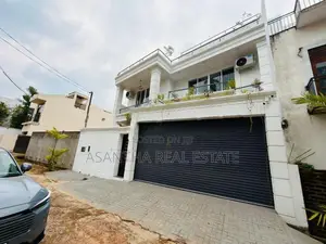(AF729) Super Luxury House For Sale in Palawatta Akuregoda lake road.