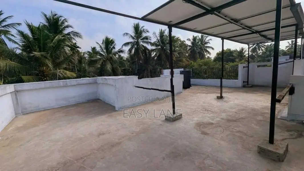 Box type house for sale in Aththanagalla