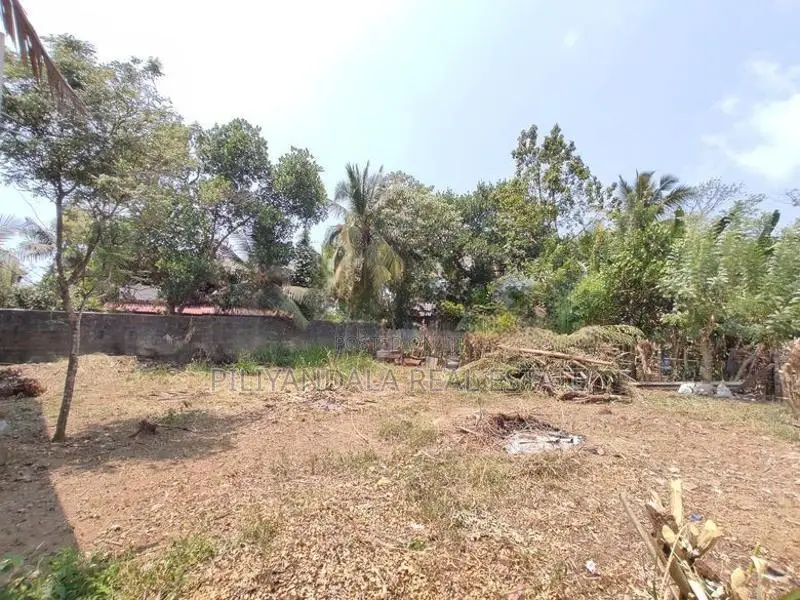 Piliyandala Suwarapola Super Land for Sale
