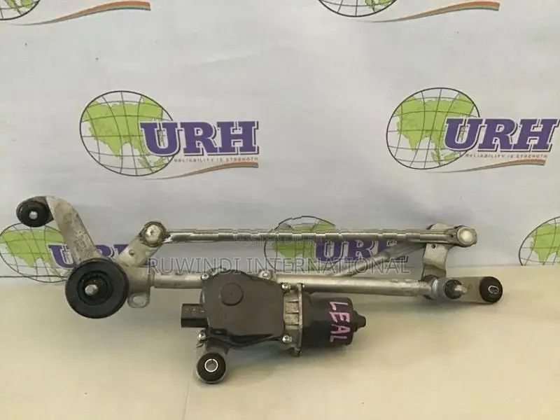 Nissan Leaf Wiper Motor with Linkage