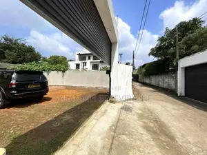 Land in Werahara Boralesgamuwa - Parapet Walls Roller Gate