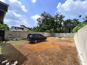 Land in Werahara Boralesgamuwa - Parapet Walls Roller Gate