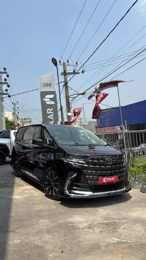 Toyota Alphard Executive Lounge 2025