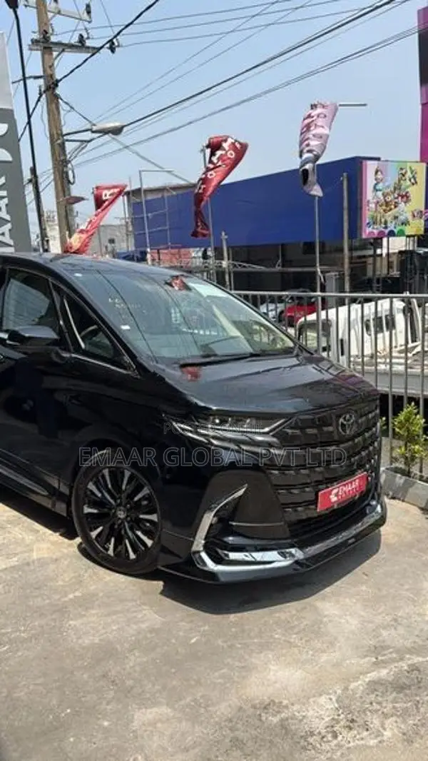 Toyota Alphard Executive Lounge 2025