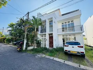 Super Luxury 2 Storey House for Sale in Moratuwa Piliyandala
