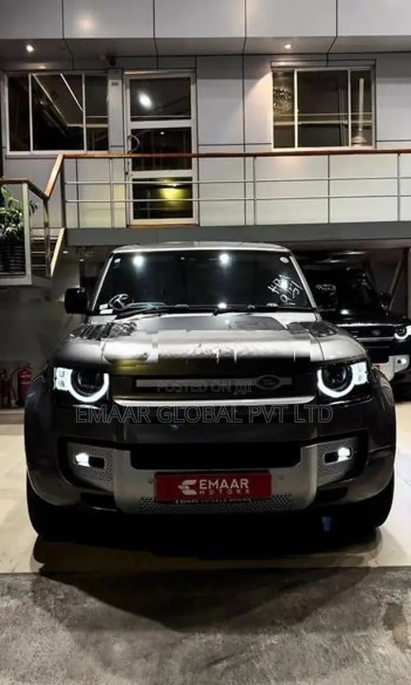 Land Rover Defender 110 2023