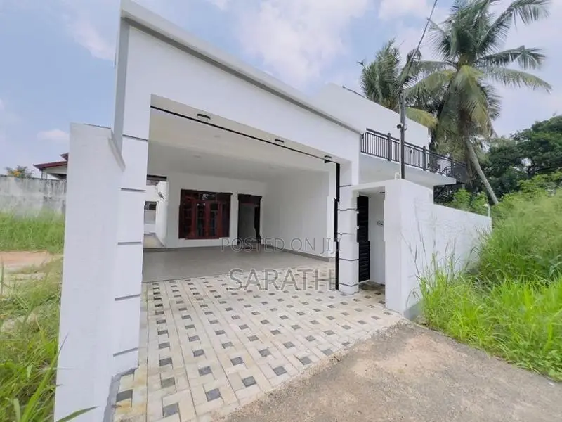 Well Build House For Sale Athurugiriya
