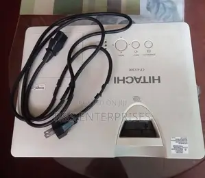 Hitachi 4200 Lumens Projector