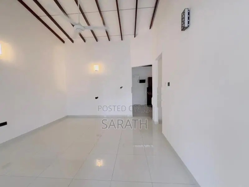 Well Build House For Sale Athurugiriya